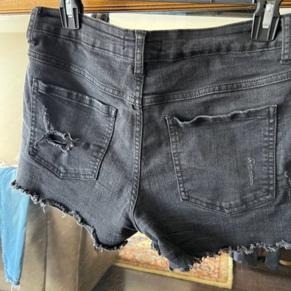 Distressed Denim Shorts - Picture 2 of 4